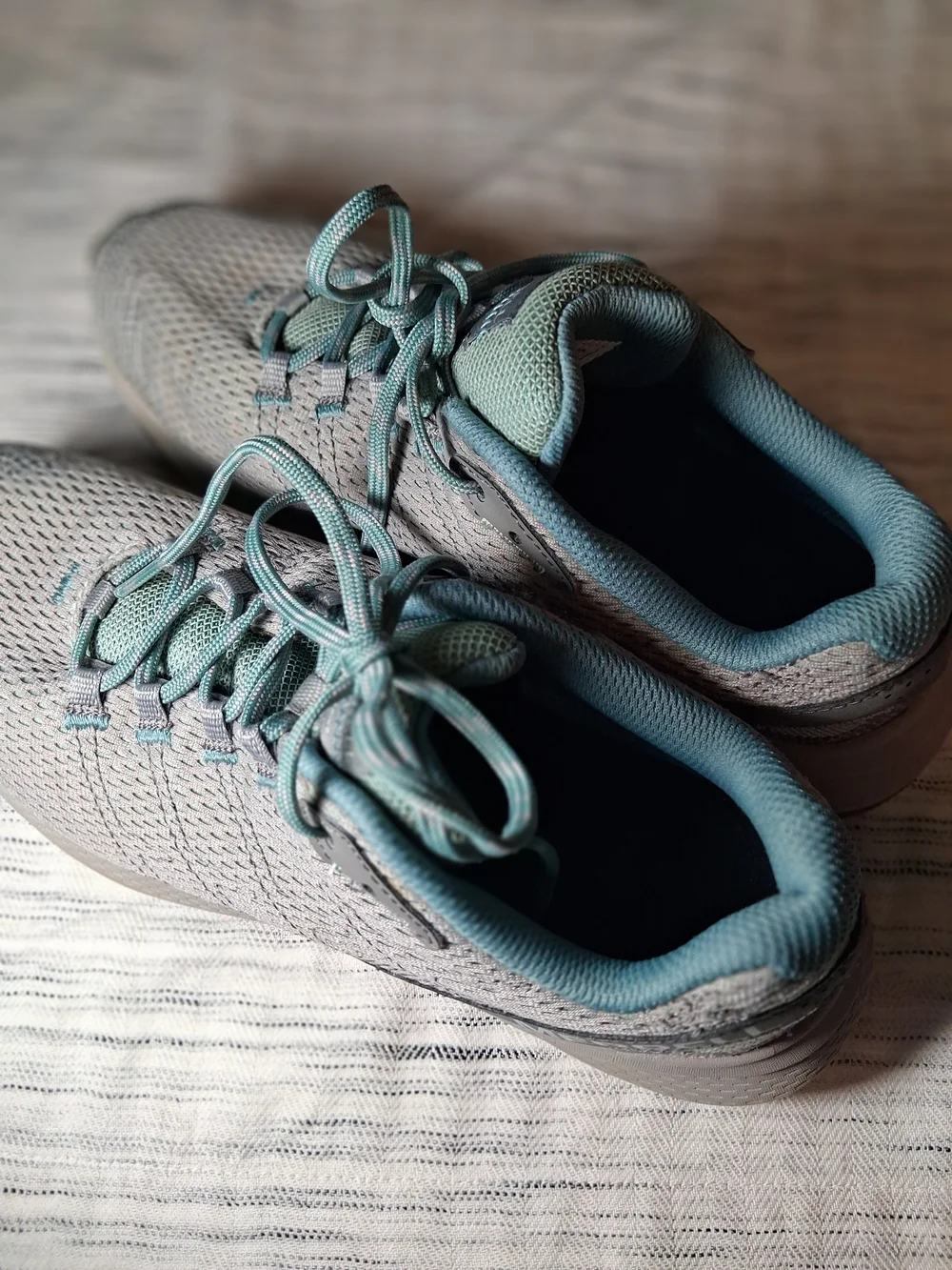 Merrell Mens Gray with Teal Trail Shoes Lace Up Size 9.5